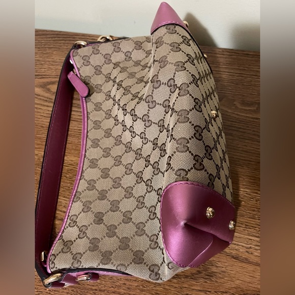 Gucci GG Canvas Heartbit Small Hobo Bag - Picture 7 of 16